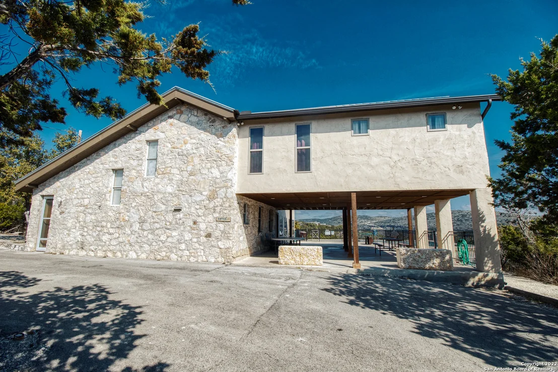 Photo of 210 Bluebonnet Dr