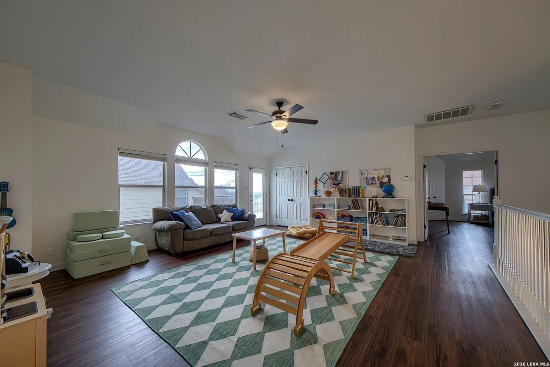 Photo of 19442 Mill Oak