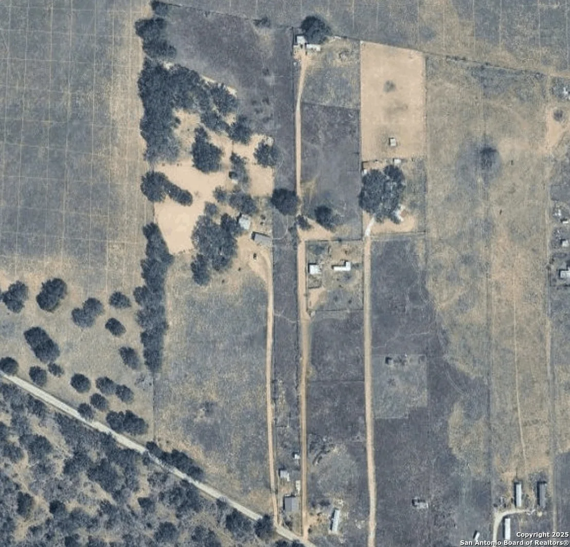 Photo of 406 Hernandez
