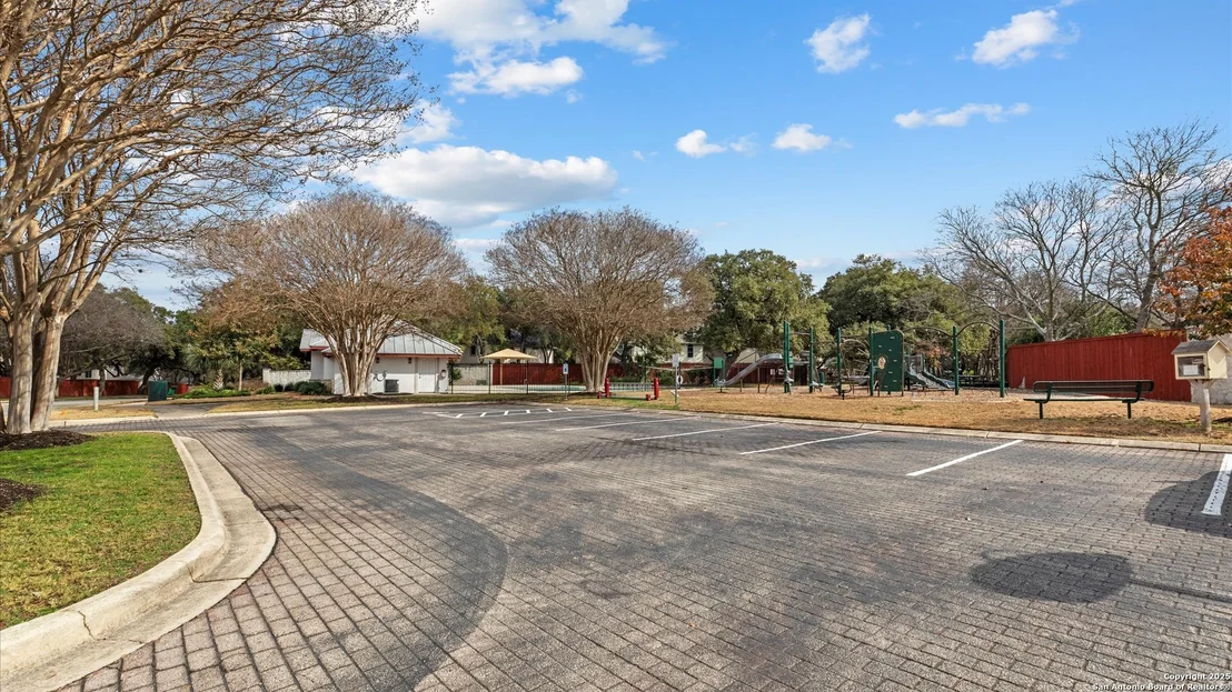 Photo of 4664 Summit Hill Dr