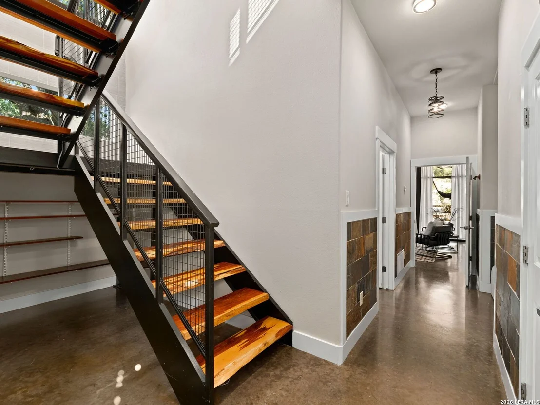 Photo of 1146 VICTORIA LN
