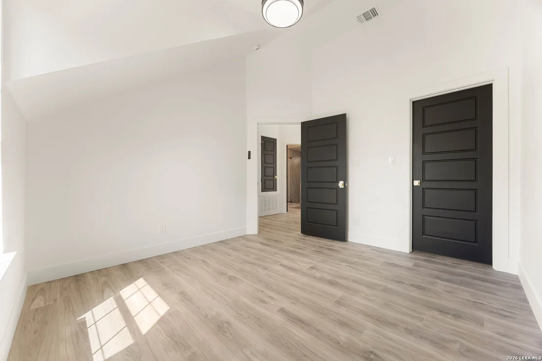 Photo of 327 RAINBOW DR