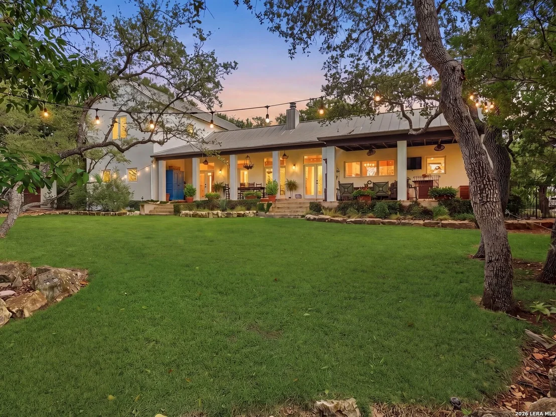 Photo of 2355 Oakland Bend