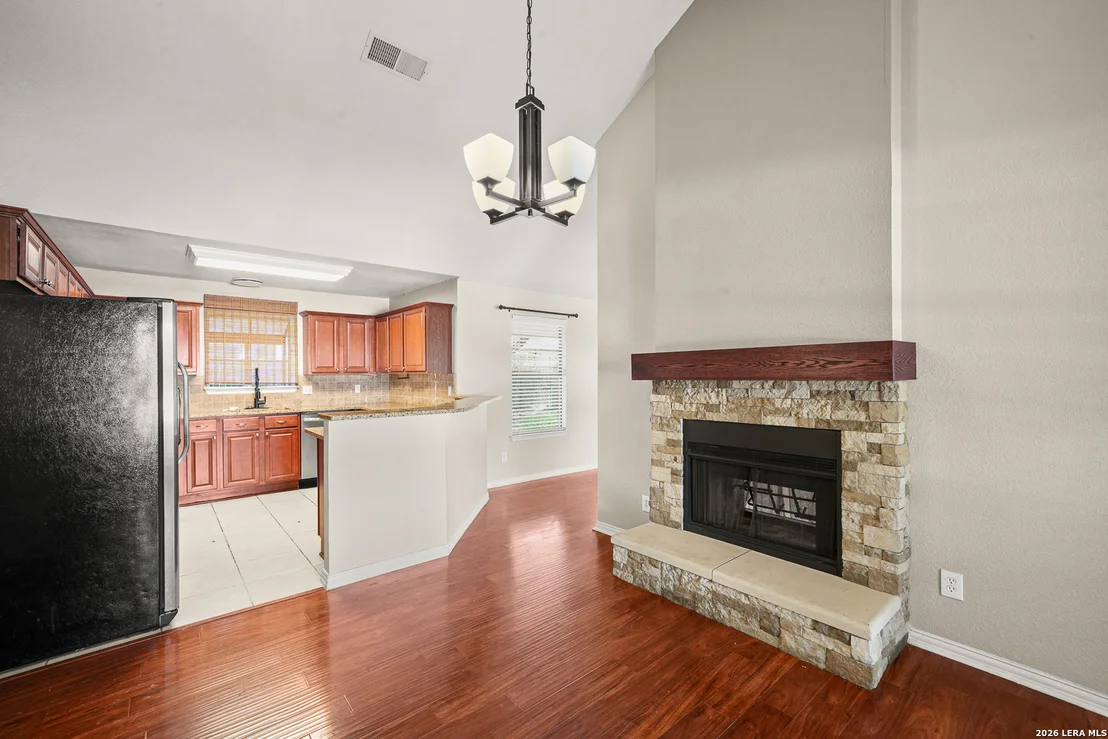 Photo of 1420 DEVIN DR