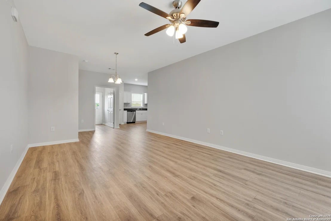 Photo of 518 PRECIOUS DR