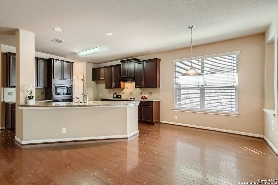 Photo of 1302 Magellan