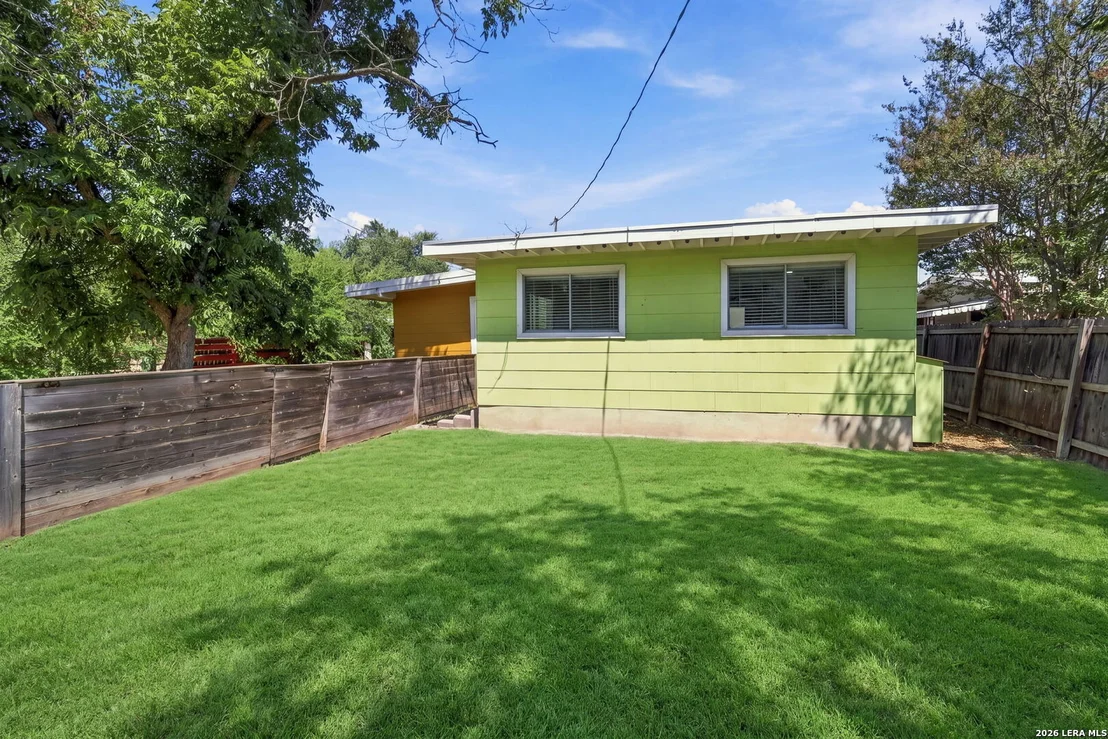 Photo of 458 Sharon Dr
