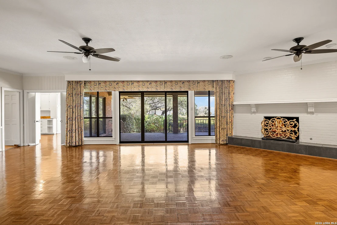 Photo of 304 Spring Mill Dr