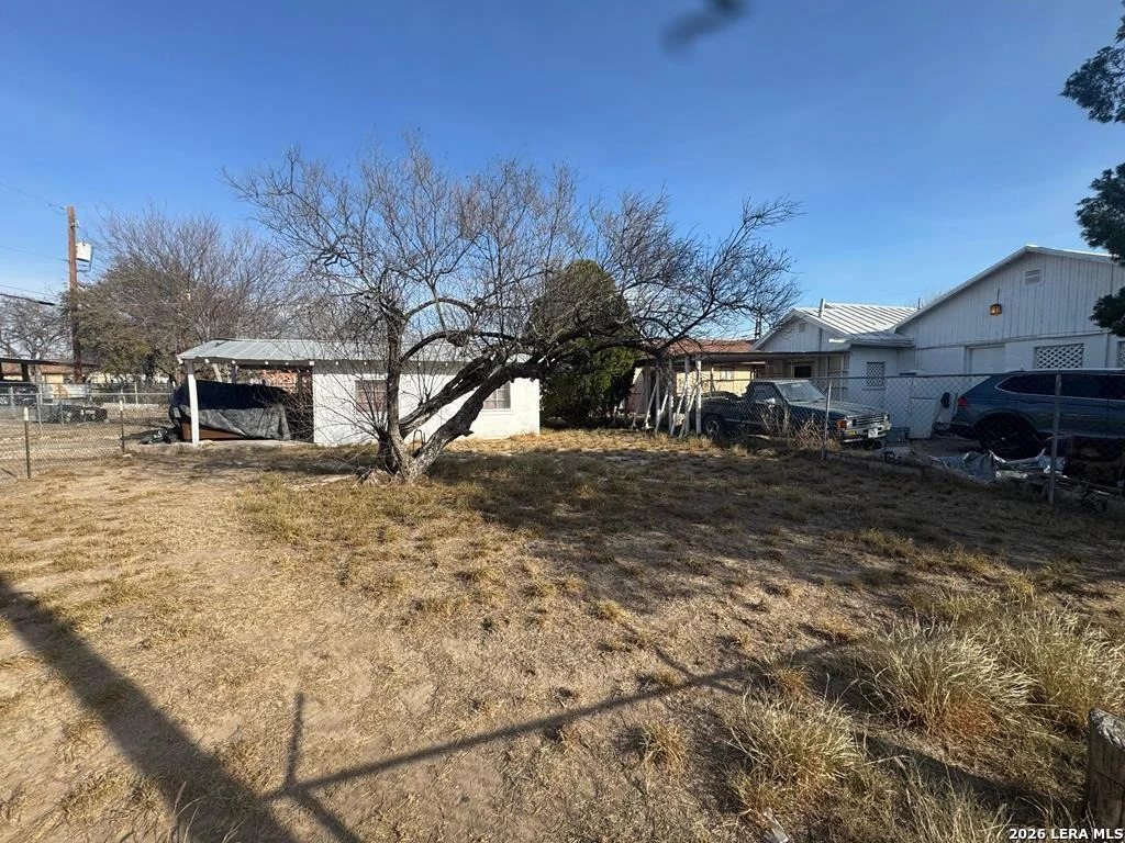 Photo of 1305 Bryan St