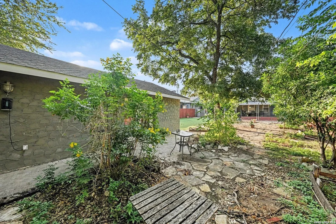 Photo of 109 THORAIN BLVD