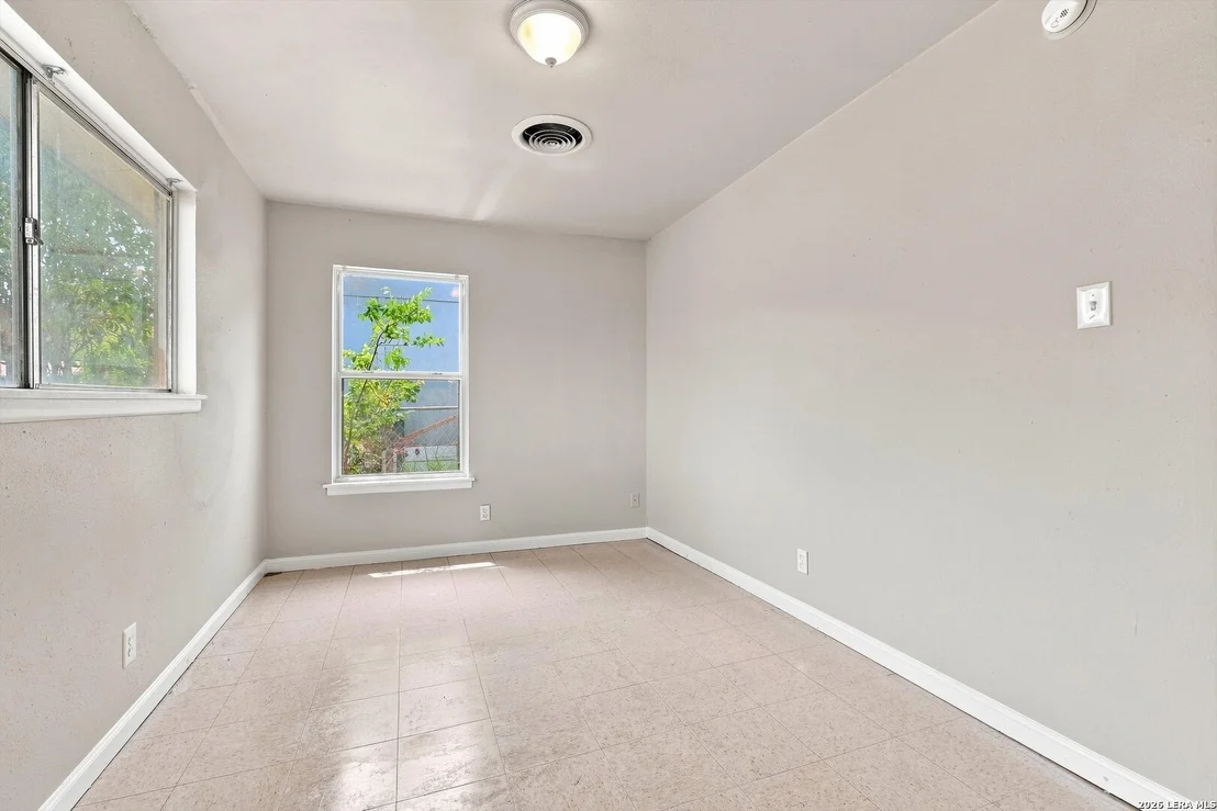 Photo of 1807 Harness Ln
