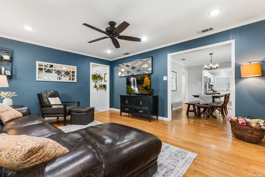 Photo of 318 BREES BLVD