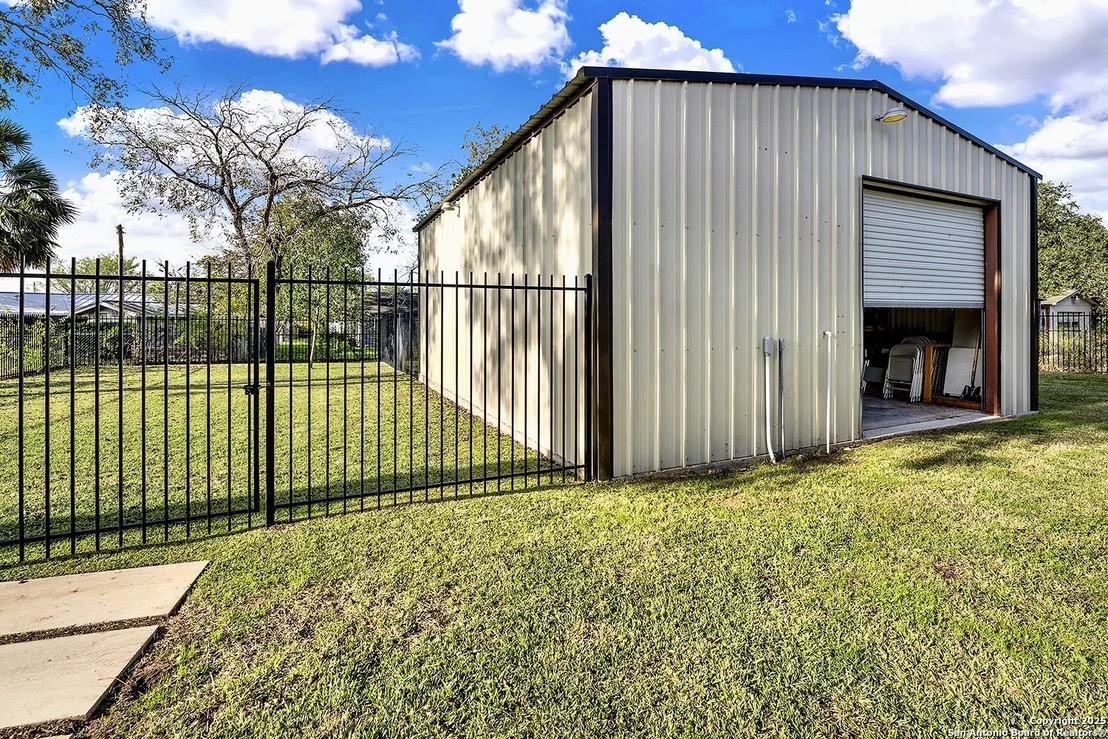 Photo of 1309 E