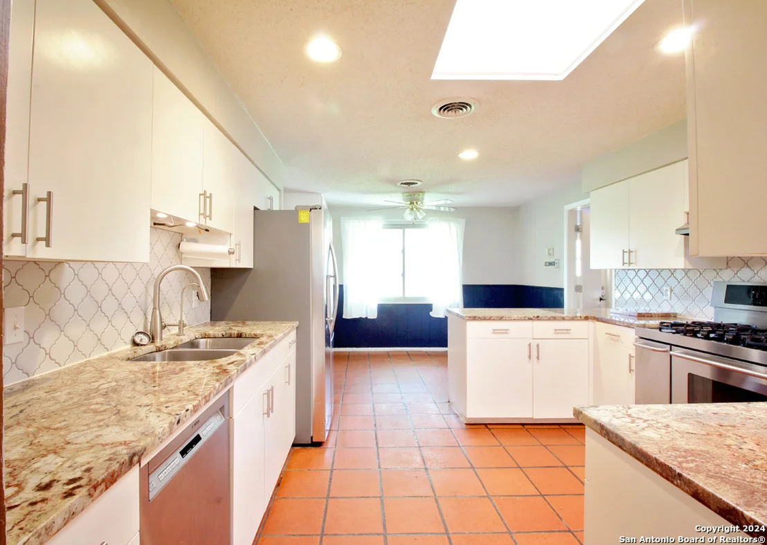 Photo of 718 WINDROCK DR