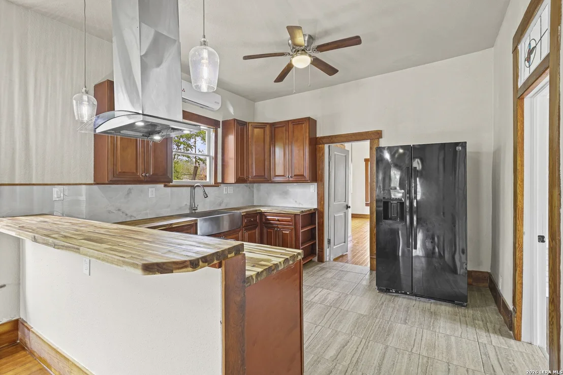 Photo of 235 CORNELL AVE