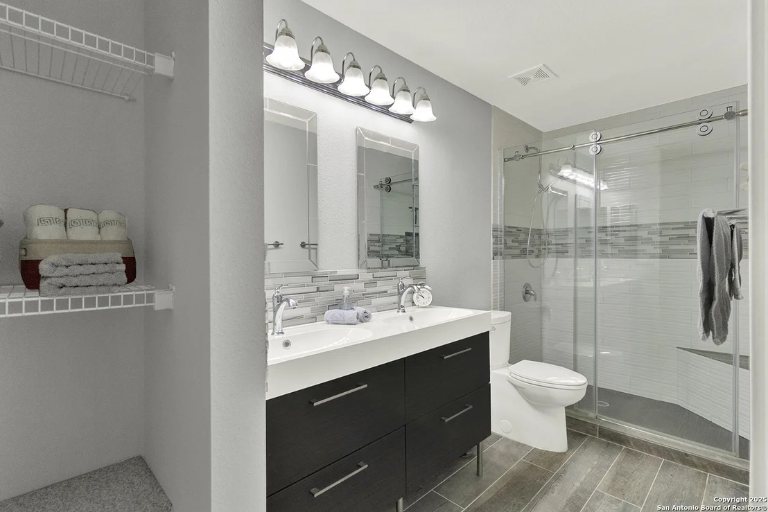 Photo of 121 Bay Willow