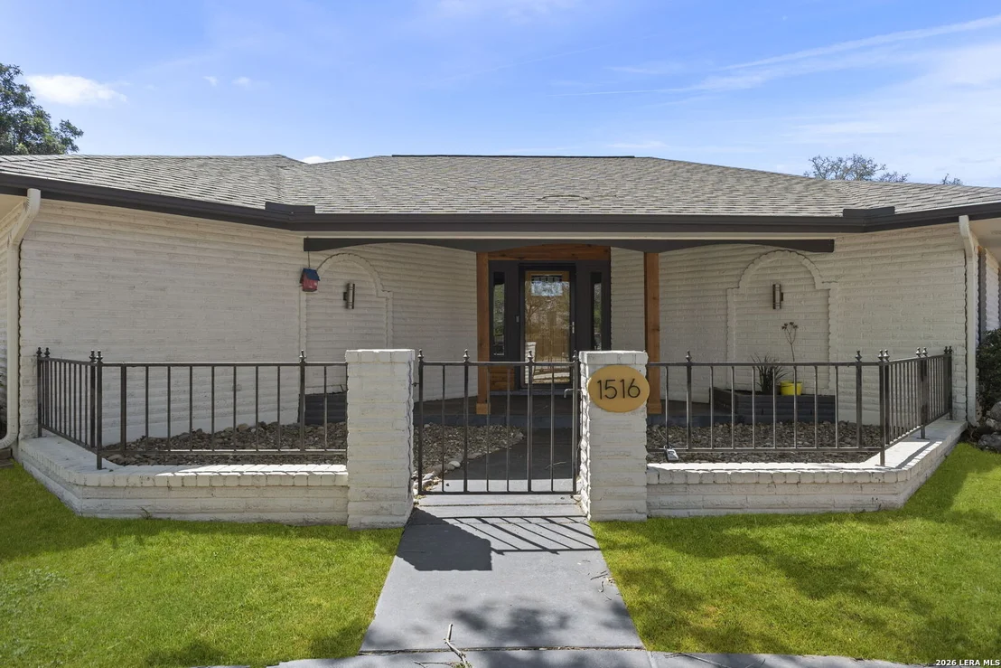 Photo of 1516 Caper