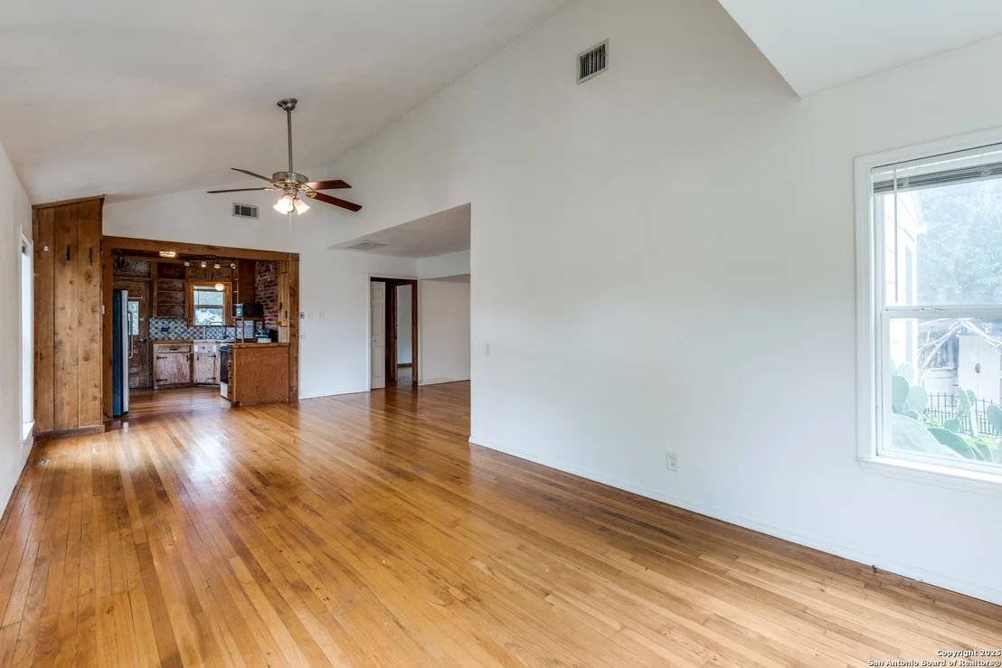 Photo of 106 Field Crest Dr