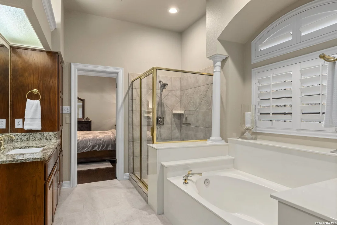 Photo of 2302 BLACKOAK BND