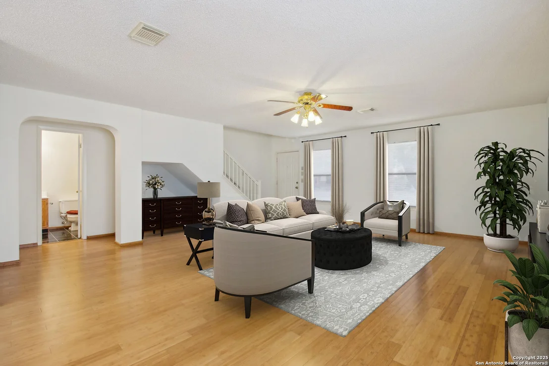 Photo of 7611 Wood Bluff