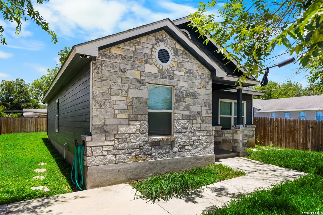 Photo of 479 Corliss
