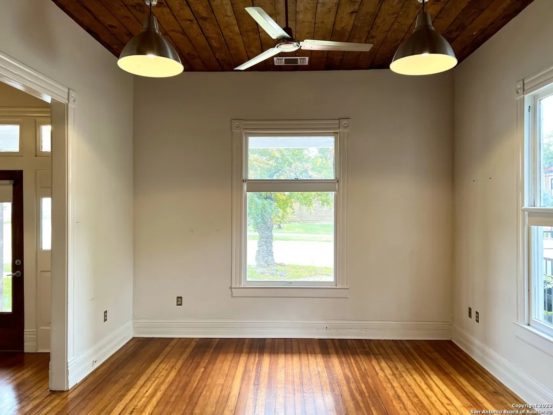 Photo of 902 N PINE ST