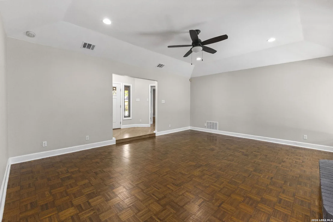 Photo of 1516 Caper