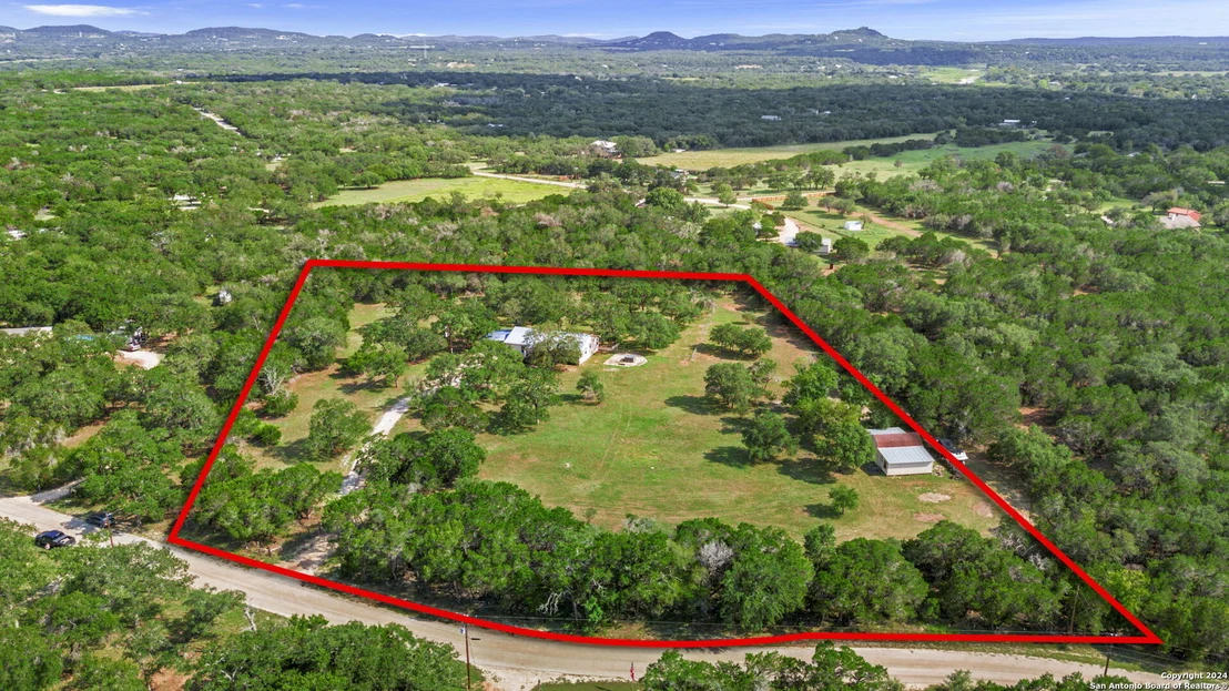 Photo of 592 Oakridge Trail