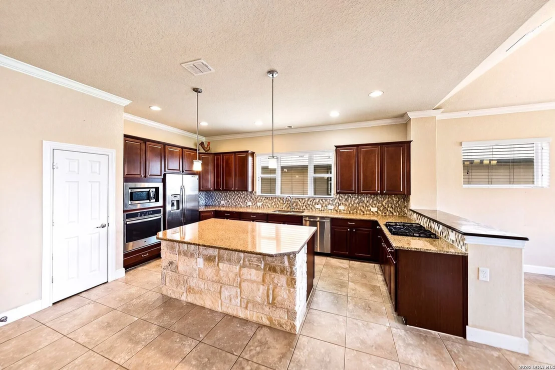 Photo of 11812 Field Bend
