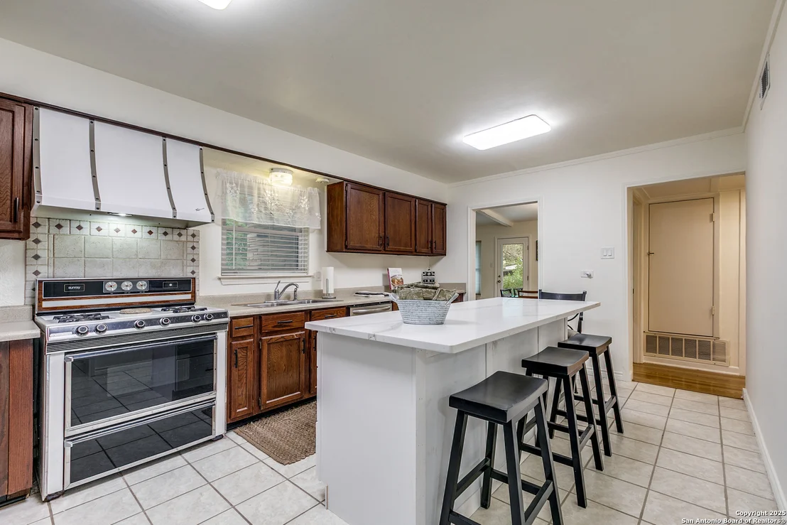Photo of 230 One Oak Dr.