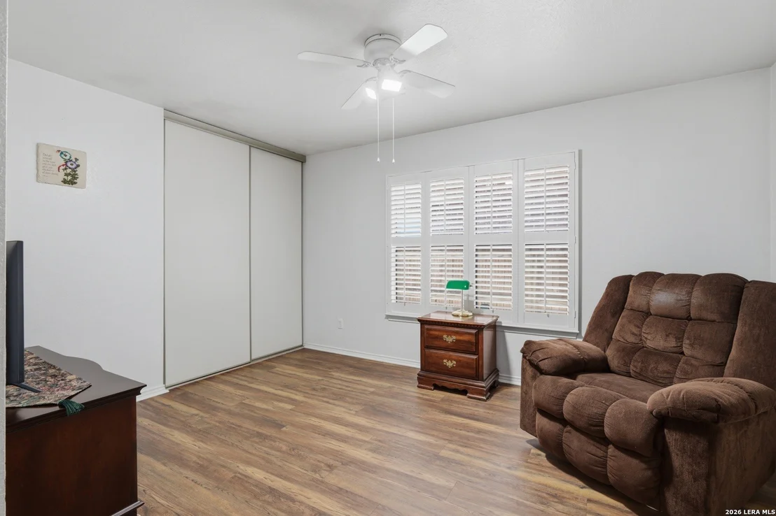 Photo of 121 Springtree Pkwy