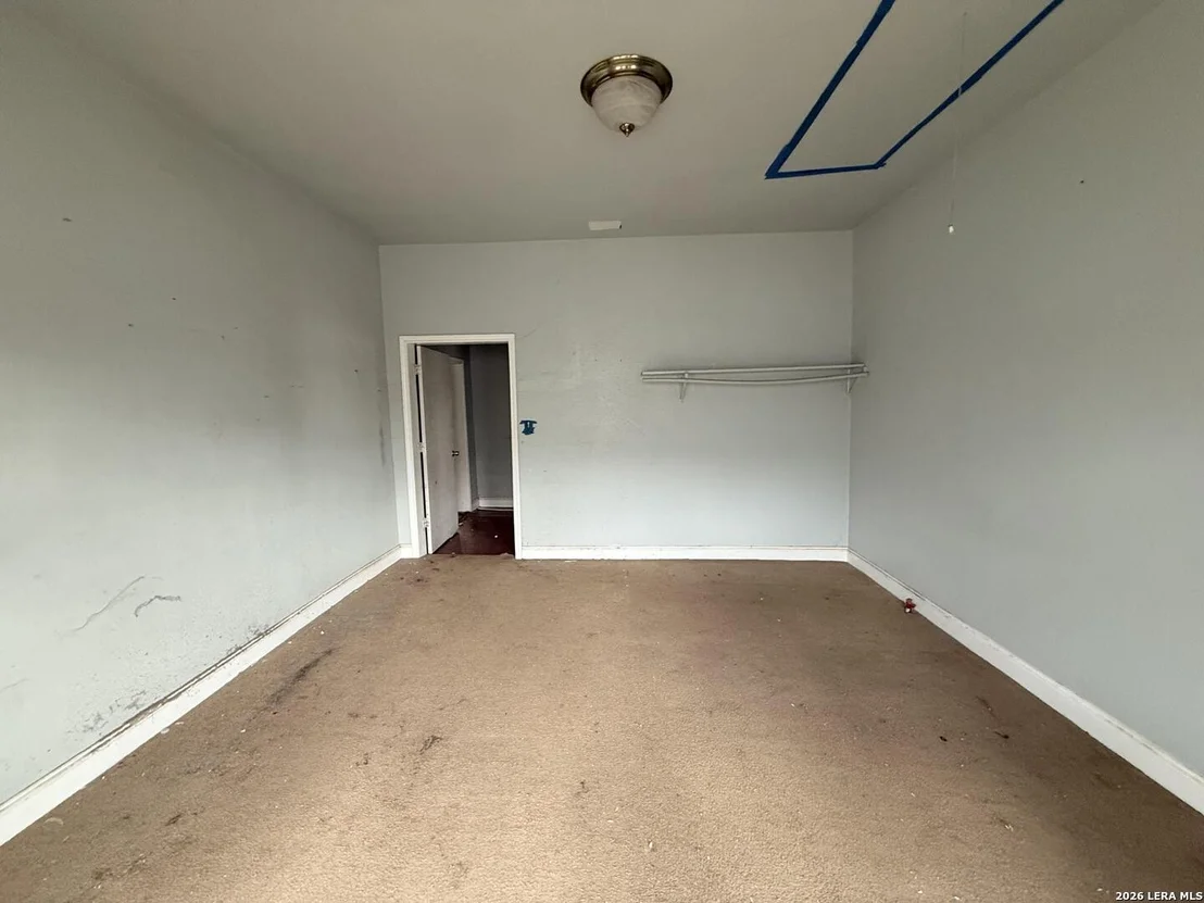 Photo of 809 Leal