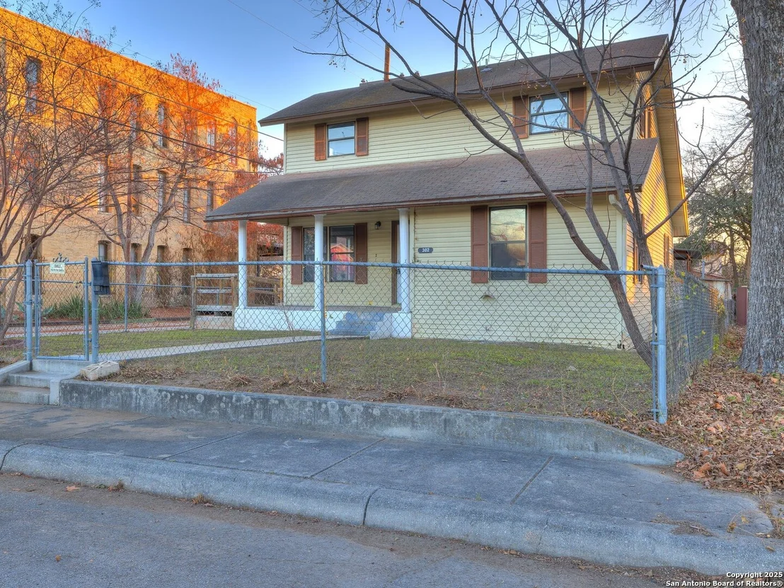 Photo of 302 REGENT