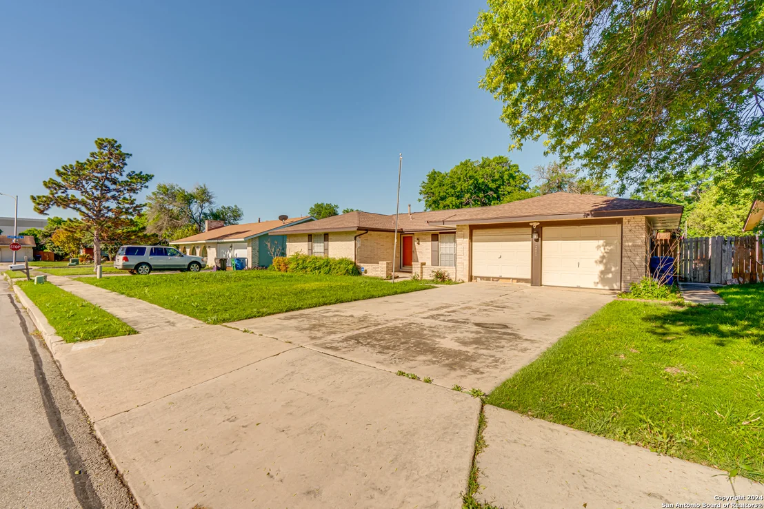 Photo of 7207 CASTLE GATE