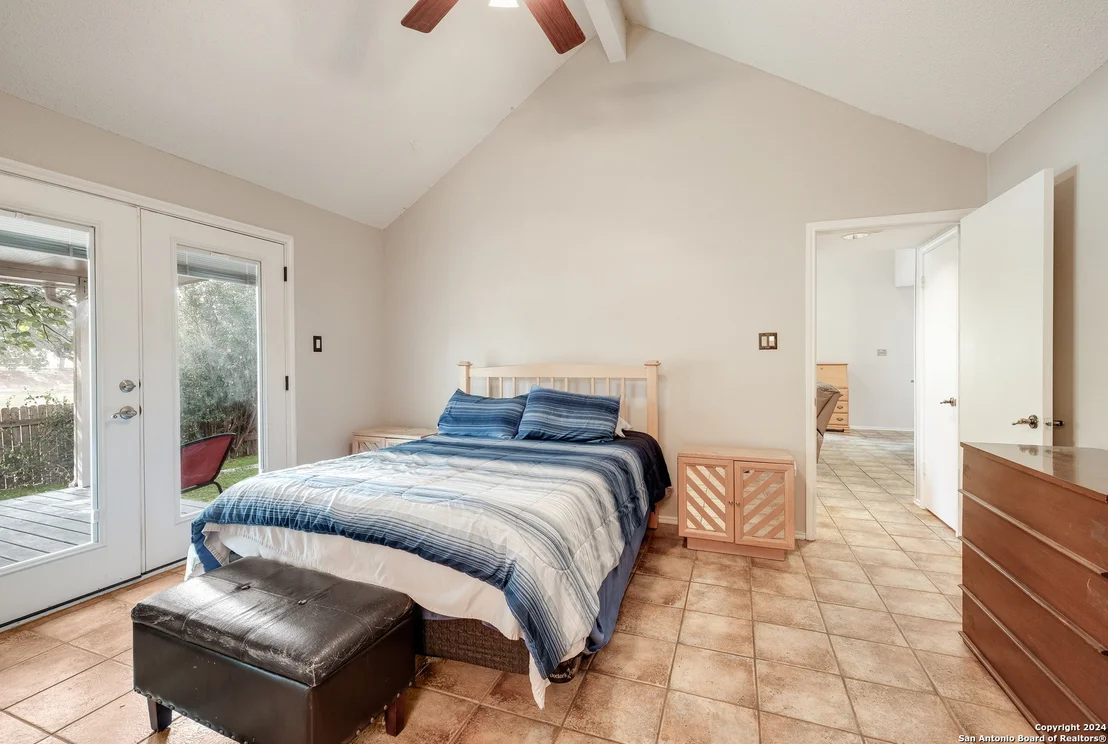 Photo of 10906 LAKE PATH DR