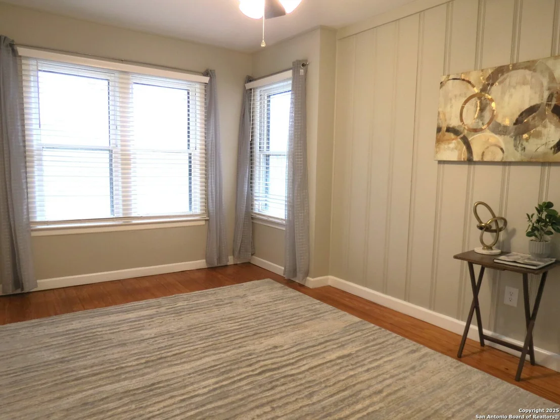 Photo of 490 Horton
