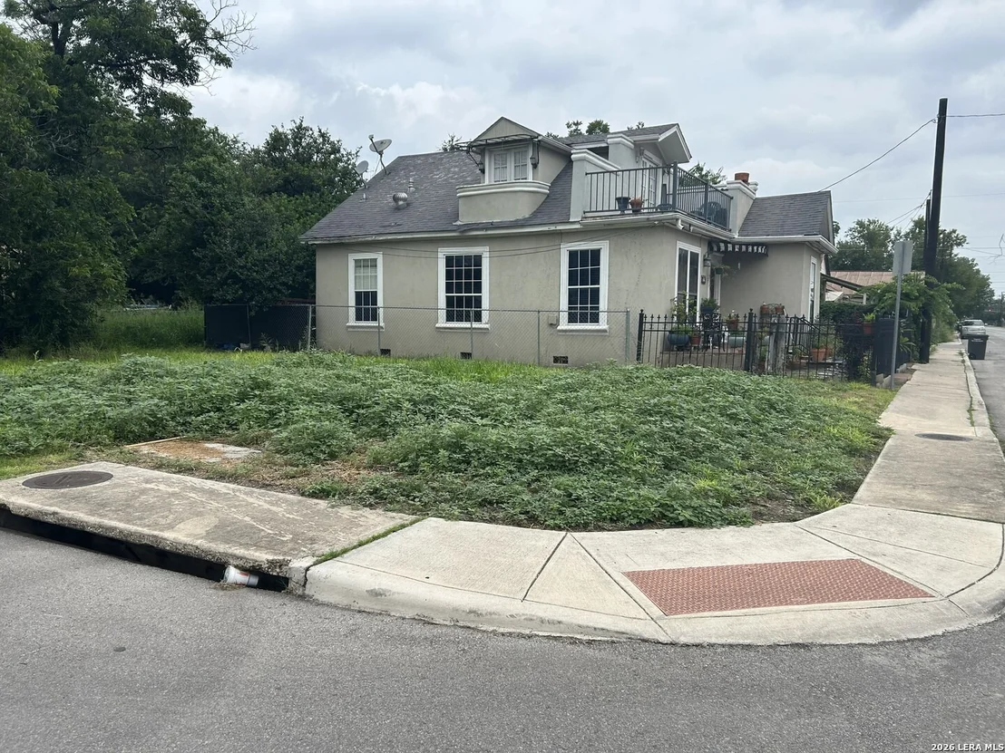 Photo of 727 S Trinity St