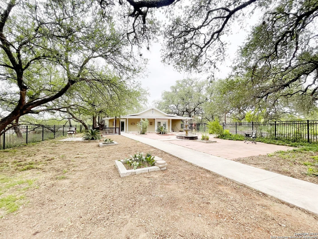 Photo of 1722 COUNTY ROAD 676