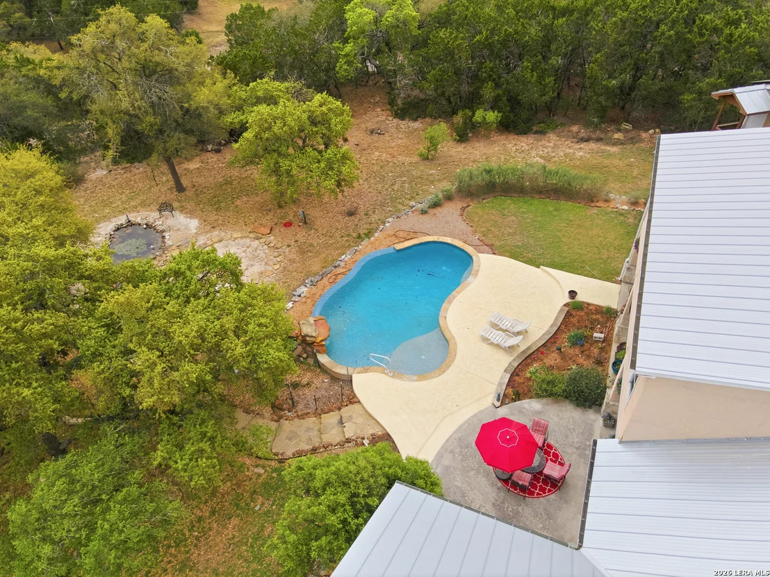 Photo of 752 Taylor Pt