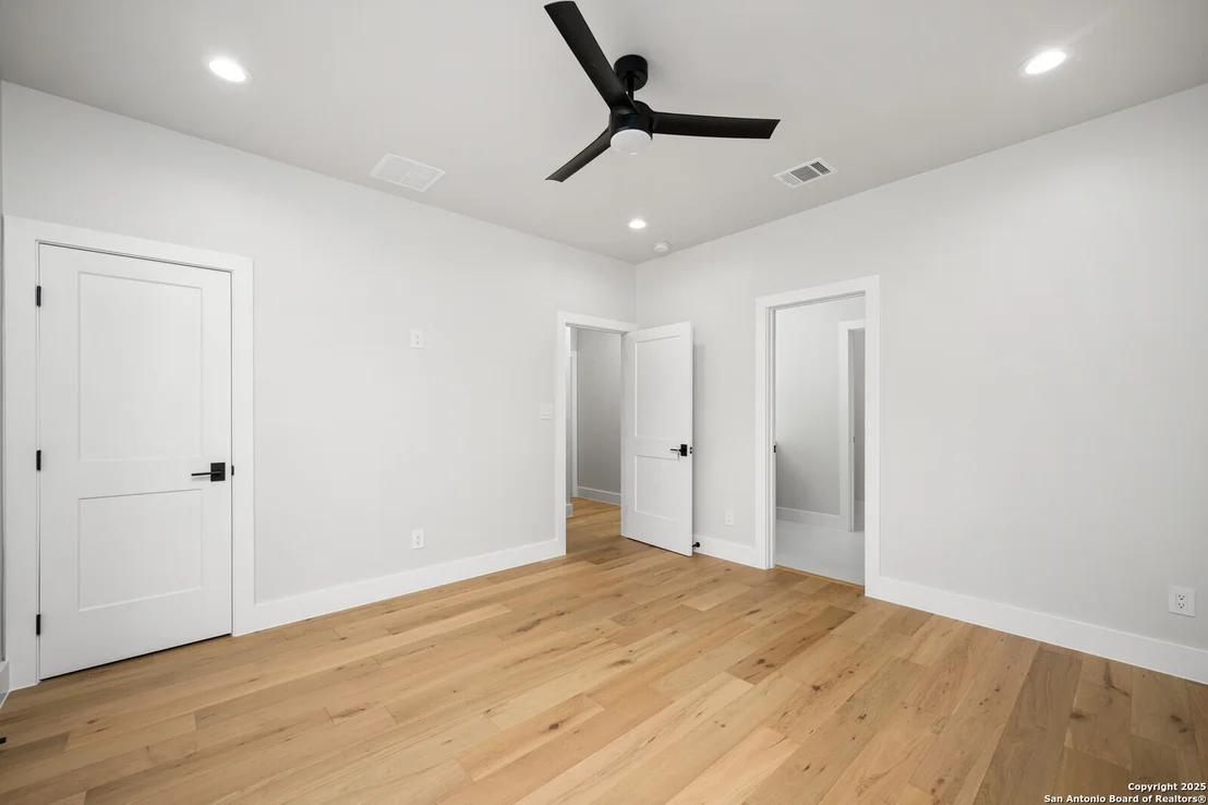 Photo of 9539 Lenox Hill