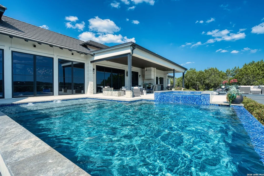 Photo of 121 Greystone Pt