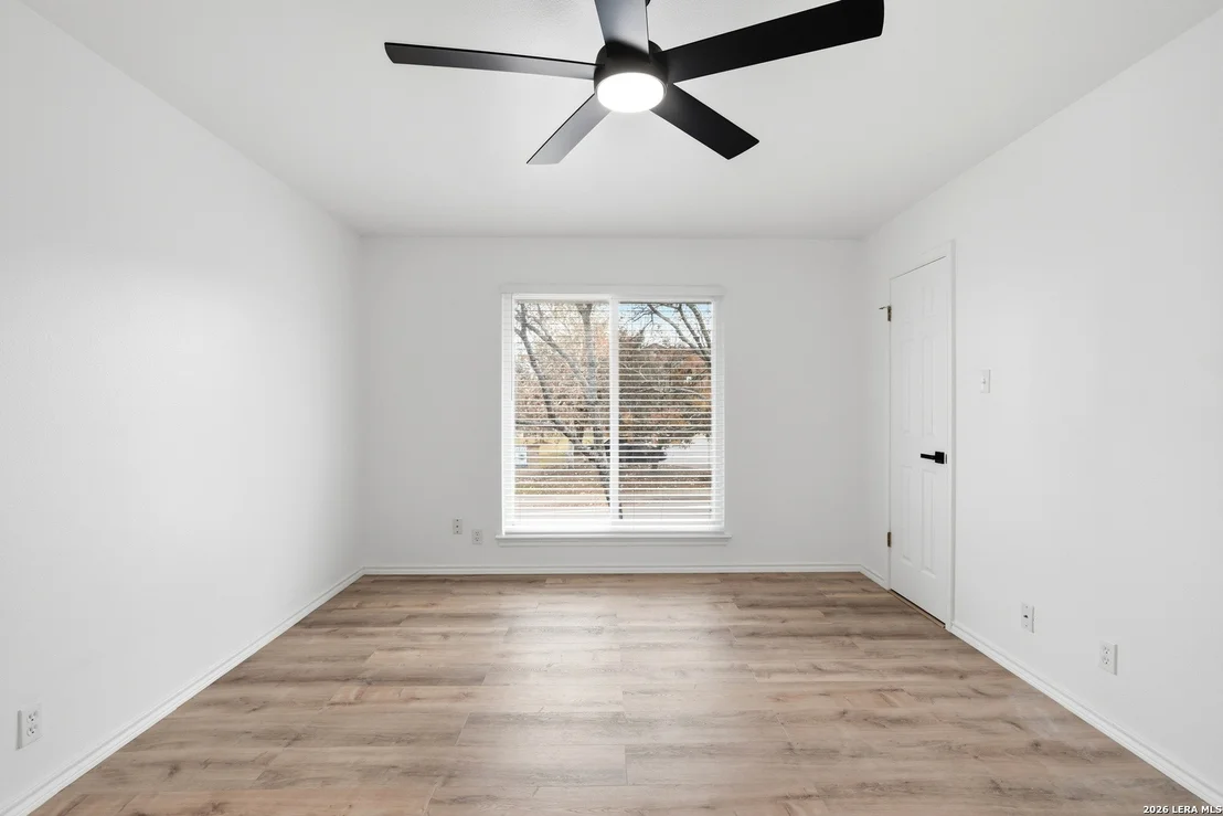 Photo of 602 Lightstone