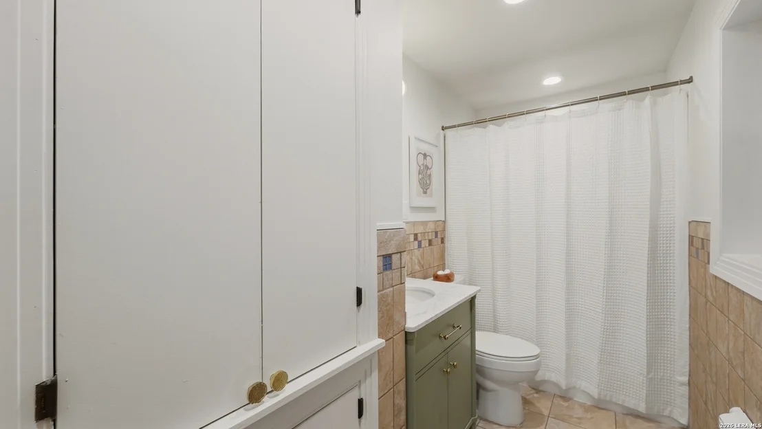 Photo of 596 WILLOW AVE