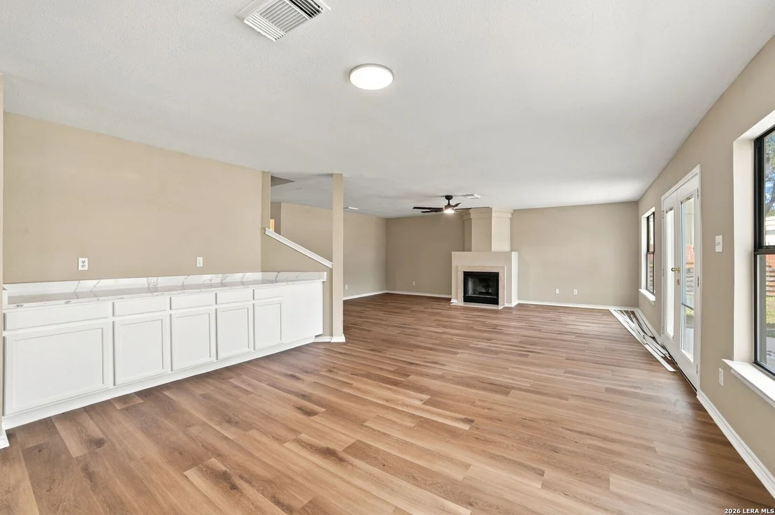 Photo of 281 SAMANTHA DR