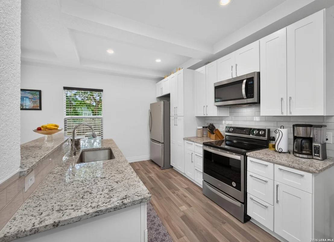 Photo of 547 Belmont