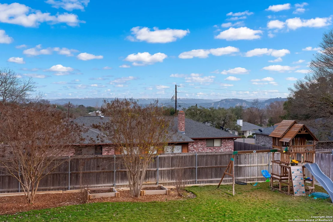 Photo of 138 W Holly Hill Dr