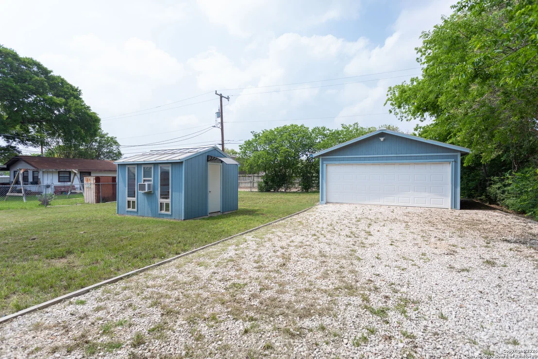 Photo of 229 Weathercock Lane
