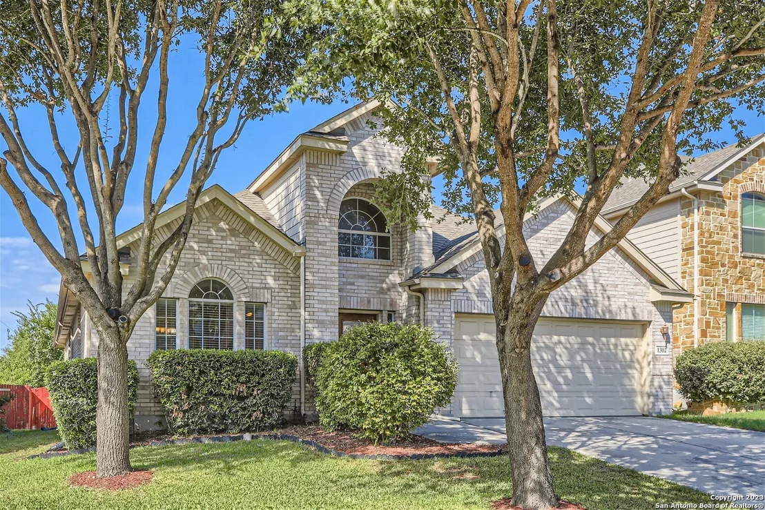 Photo of 1302 Magellan