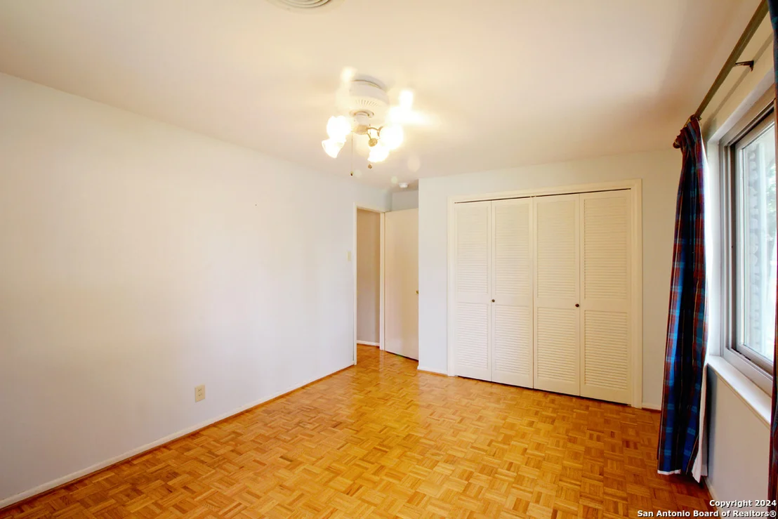 Photo of 718 WINDROCK DR