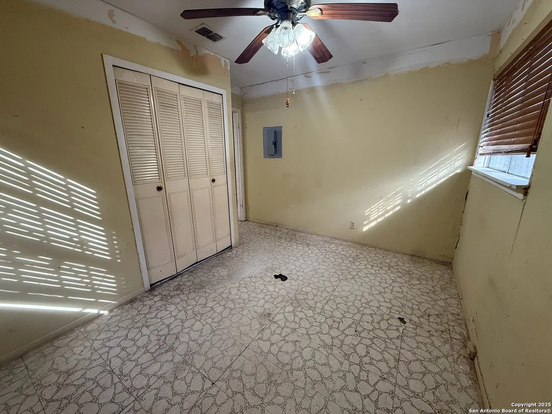 Photo of 9331 Odem